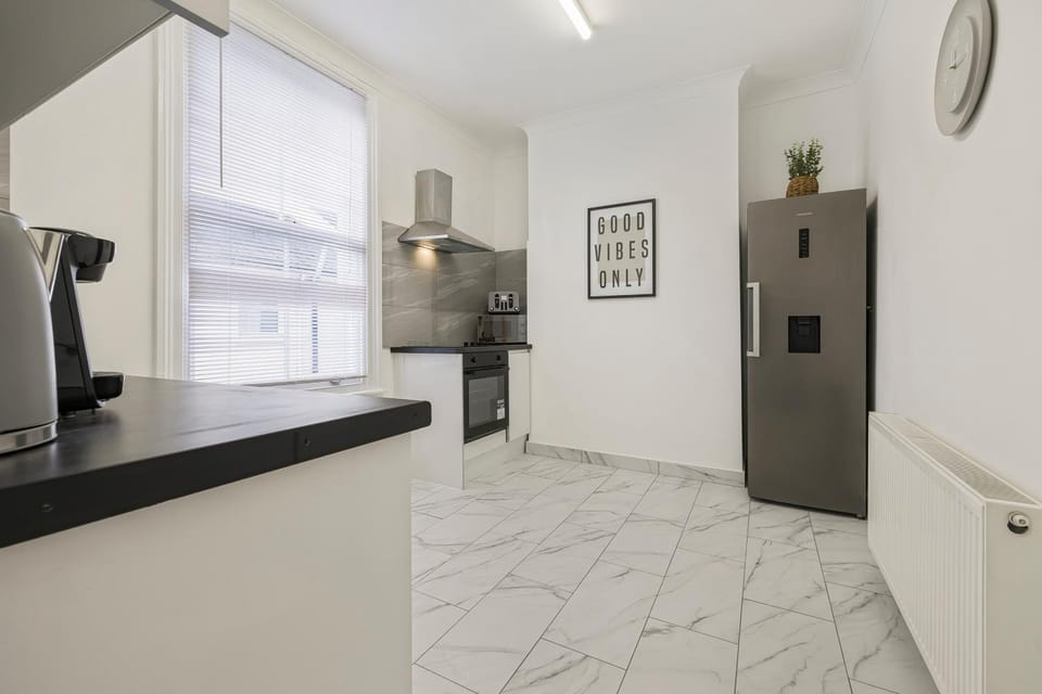 Kitchen or kitchenette, oven