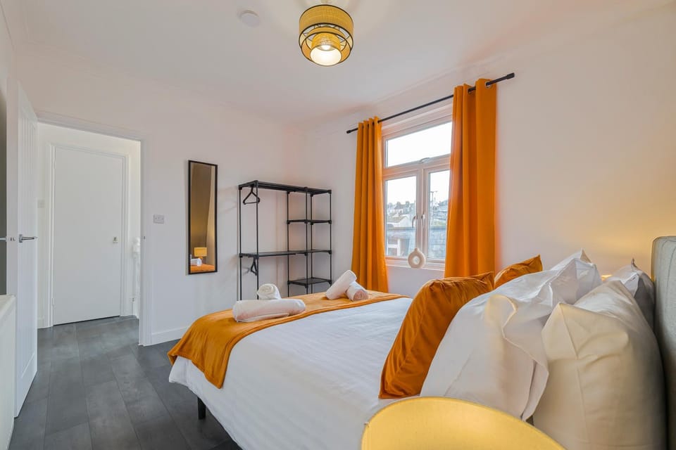 Bed, Photo of the whole room, Bedroom, wardrobe