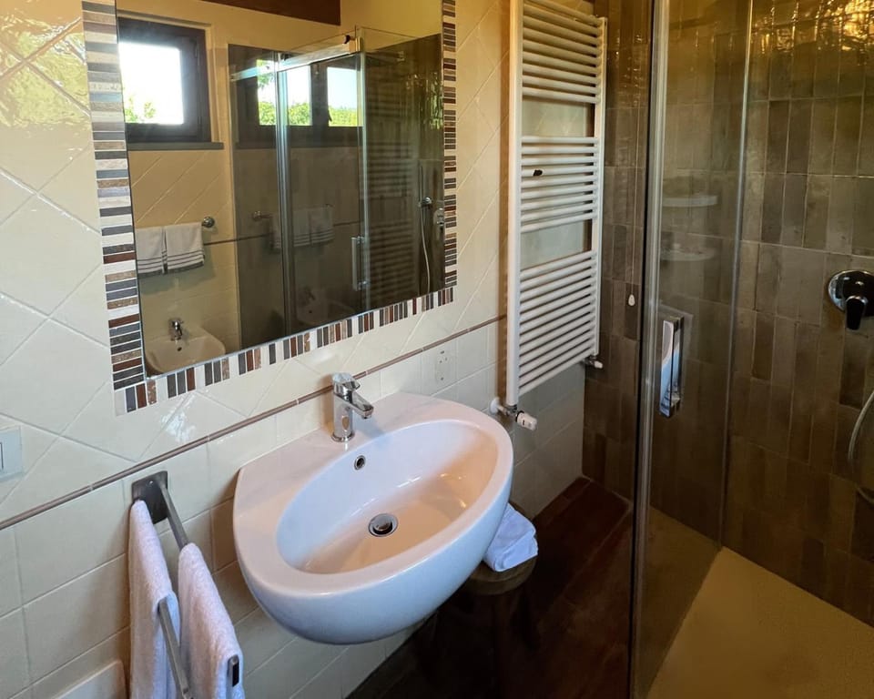 Sarzana-Charming Room Pool and BB Hotel in Sarzana