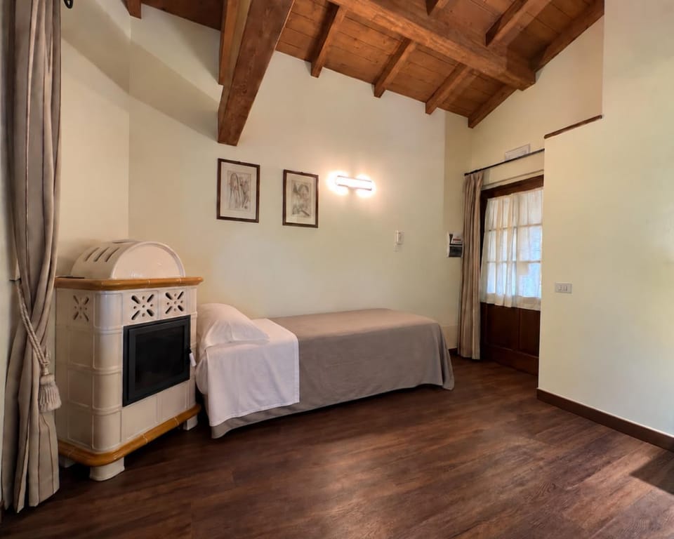 Sarzana-Charming Room Pool and BB Hotel in Sarzana