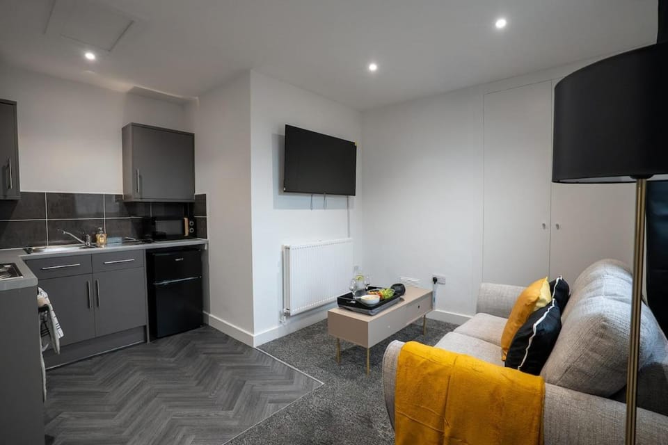 TV and multimedia, Kitchen or kitchenette, Living room, Dining area