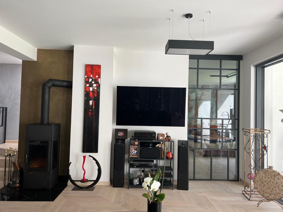 TV and multimedia, Living room