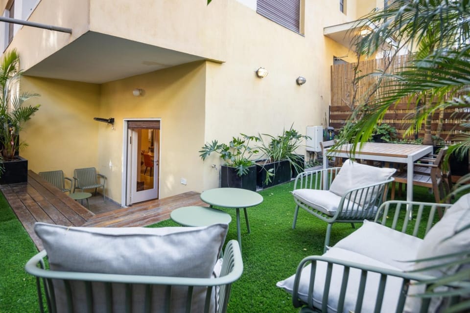 Cozy Garden Apartment in The Center - By Vacay TLV Apartment in Tel Aviv-Yafo