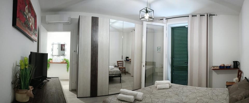 Pollacci Room Bed and Breakfast in Tuscany