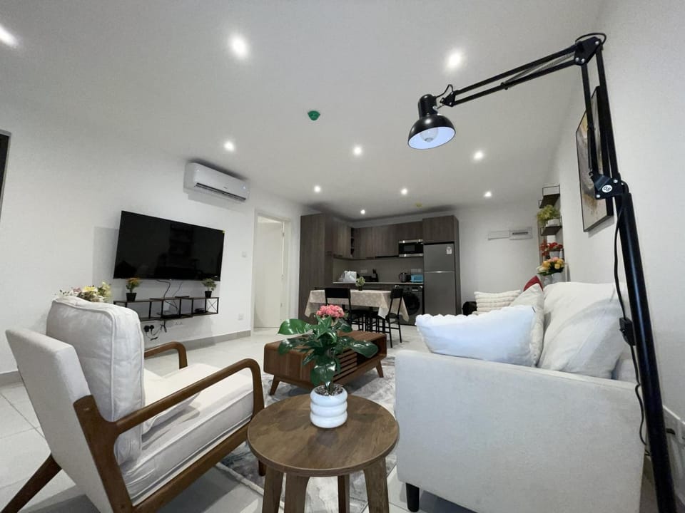 TV and multimedia, Kitchen or kitchenette, Living room, Seating area, Dining area, air conditioner