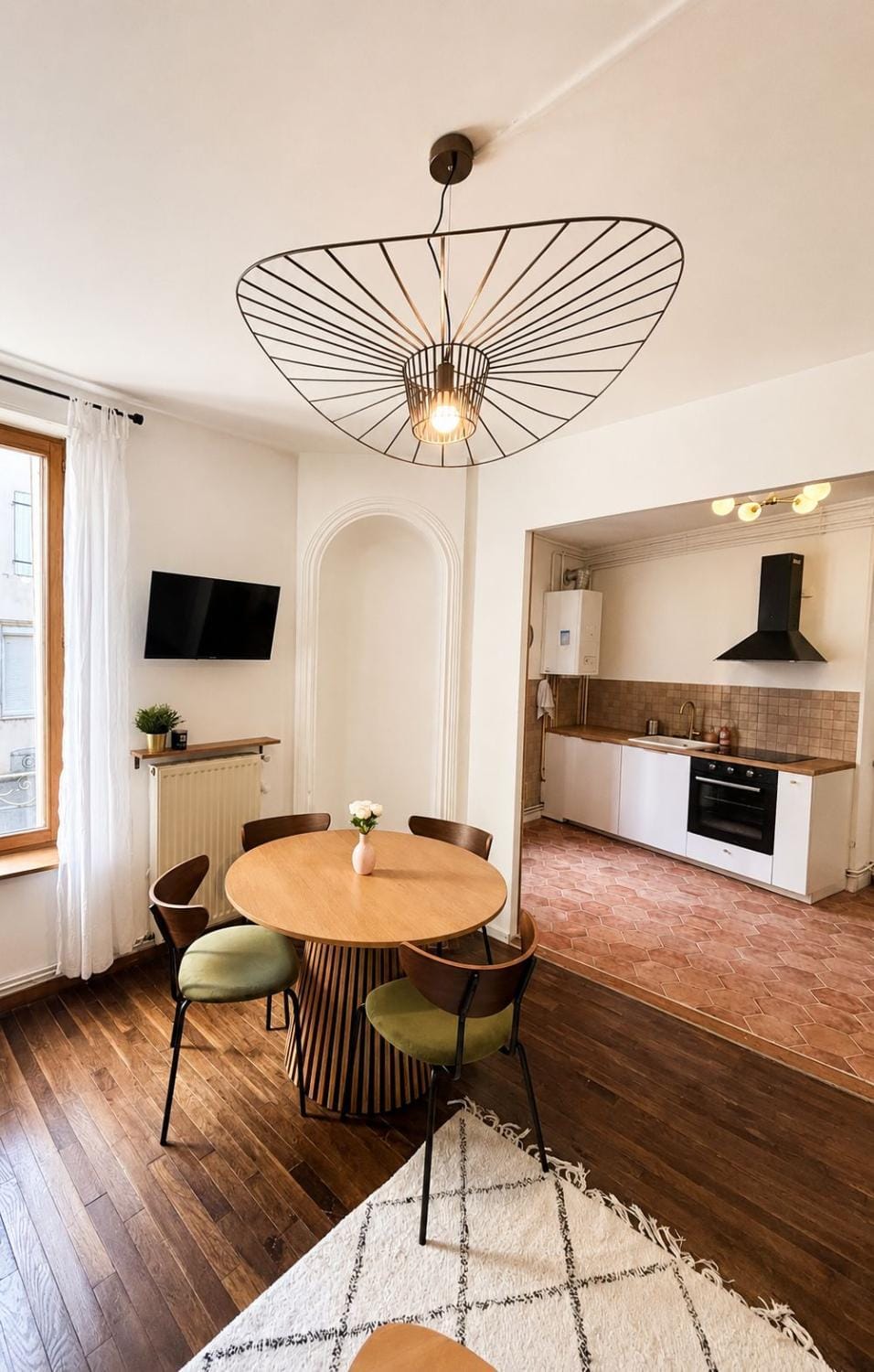 Coffee/tea facilities, Seating area, Dining area, microwave, oven, stove, toaster, washing machine, kitchen