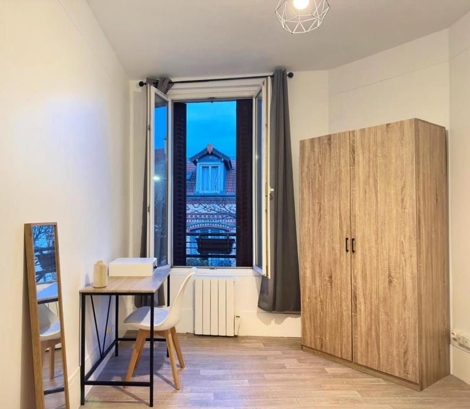 Seating area, wardrobe
