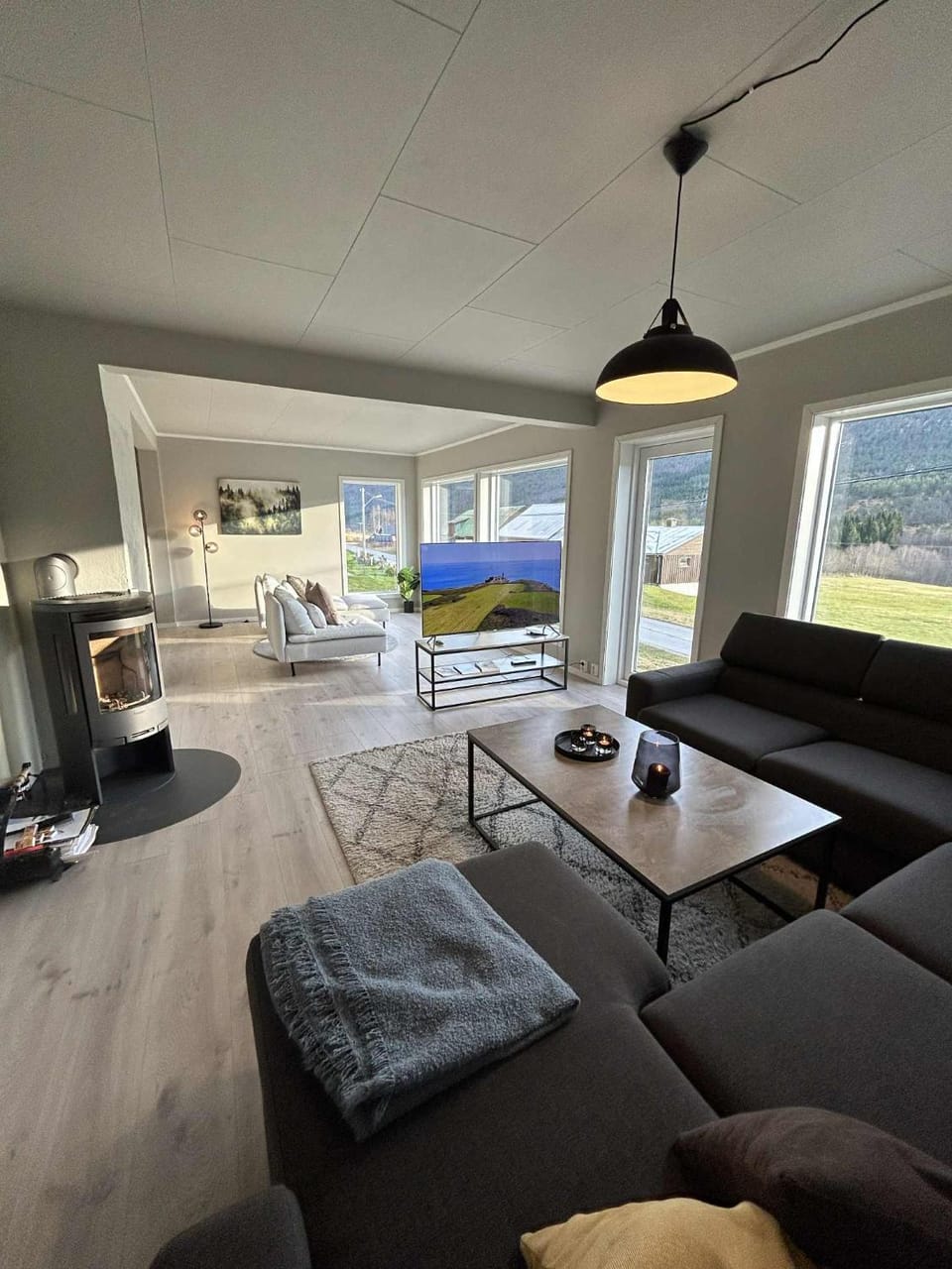 Communal lounge/ TV room