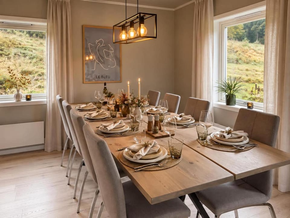 Dining area, Dinner