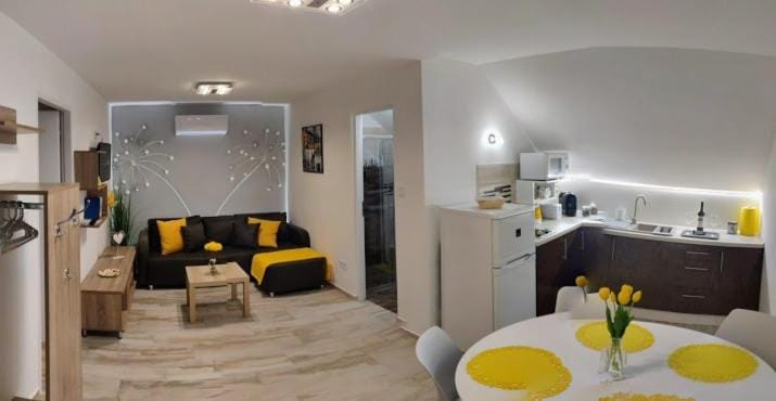 Living room, Dining area