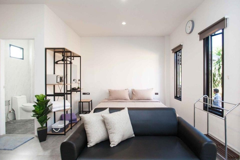 Seating area, Bedroom