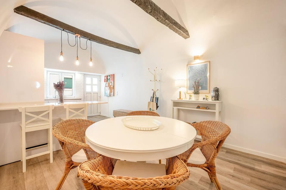 Guest Ready - Charming Retreat in Palmela Bed and Breakfast in Palmela