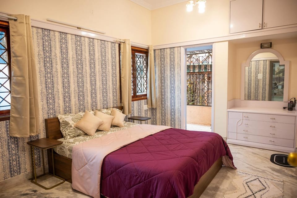 Bed, Bedroom, air conditioner