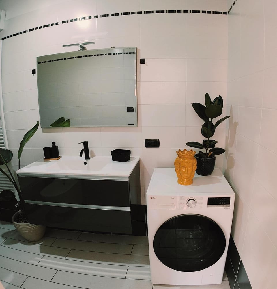 Bathroom, washing machine