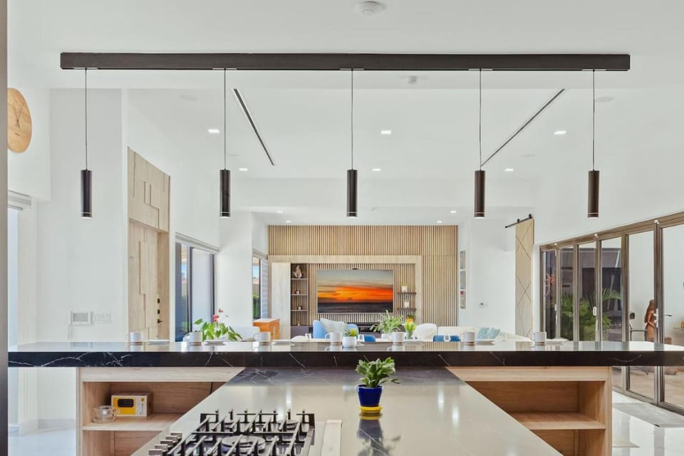 Kitchen or kitchenette, Living room, Seating area