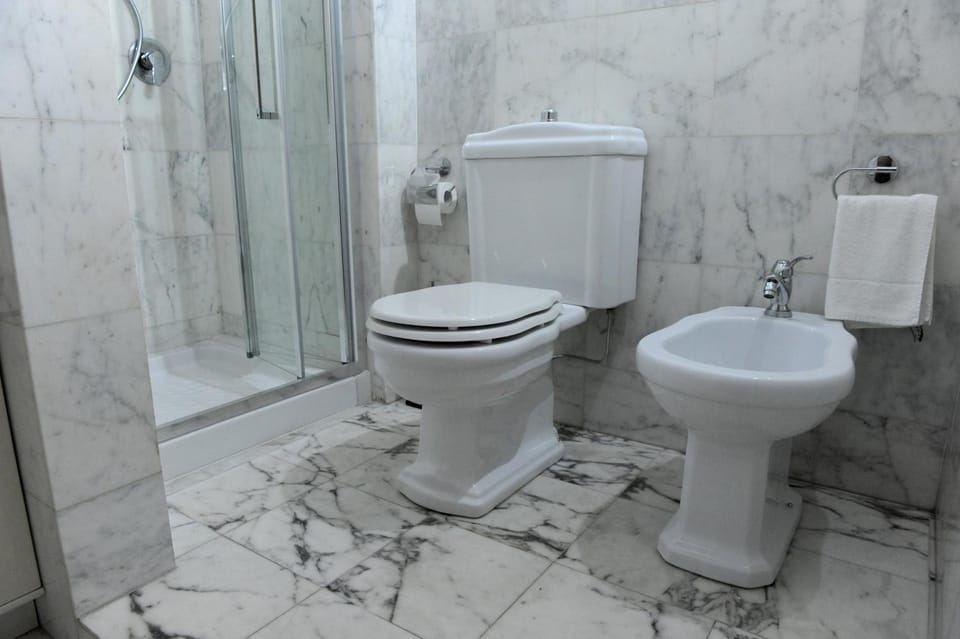 Toilet, Bathroom