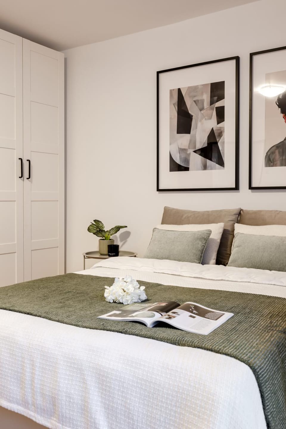 Bed, Photo of the whole room, Bedroom, wardrobe