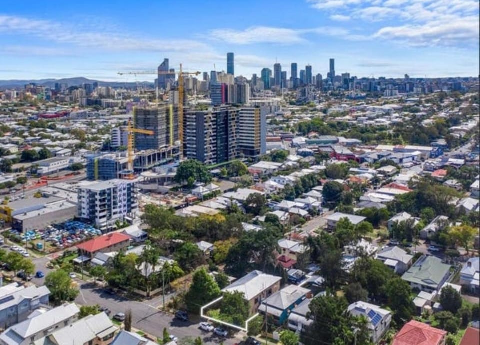 Studio Room Ensuite bathroom with separate Entrance Brisbane City Apartment in Brisbane