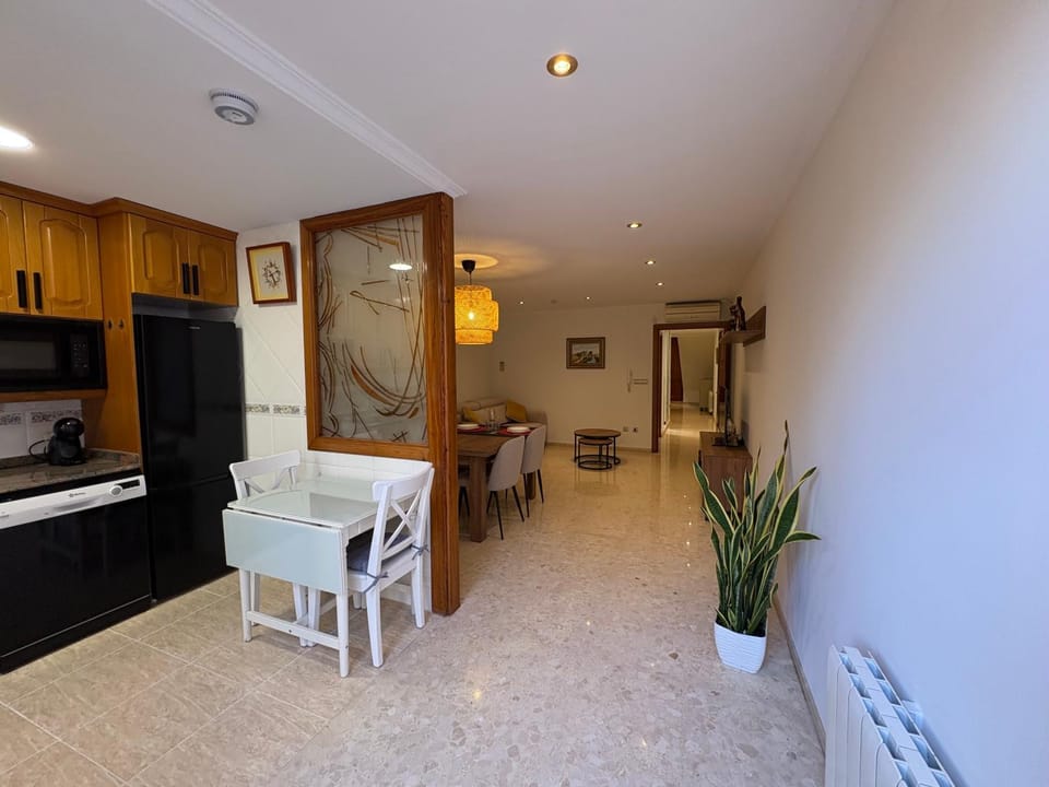 Kitchen or kitchenette, Living room, Seating area, Dining area, kitchen