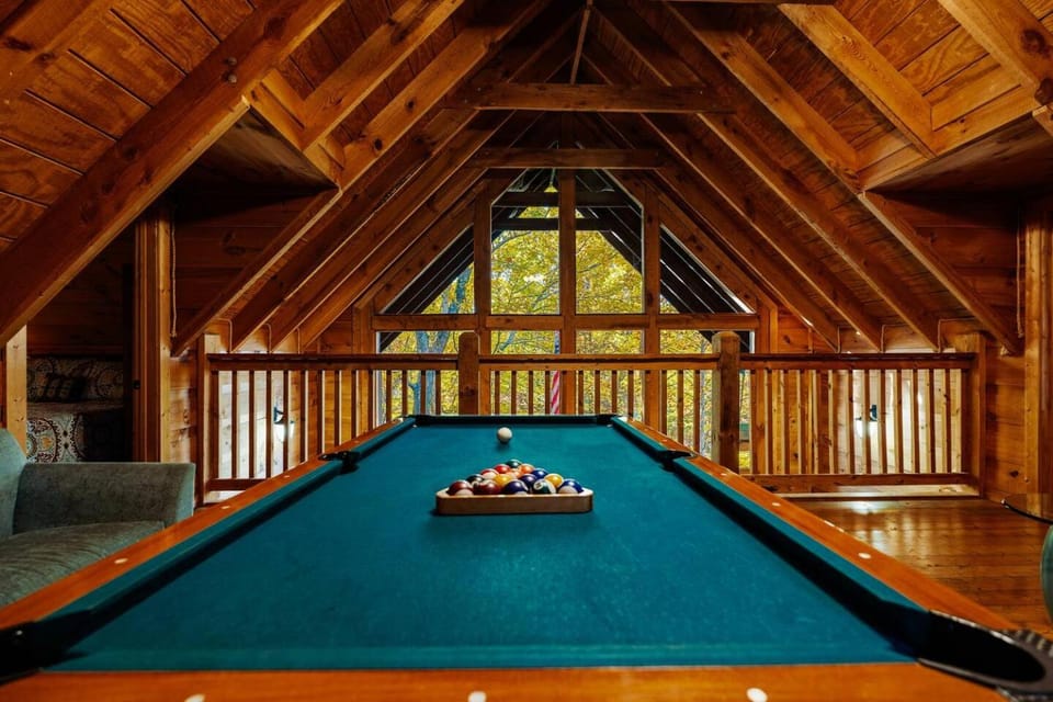 Cozy Cabin - Hot Tub with Fireplace and Views Cabin in Gatlinburg