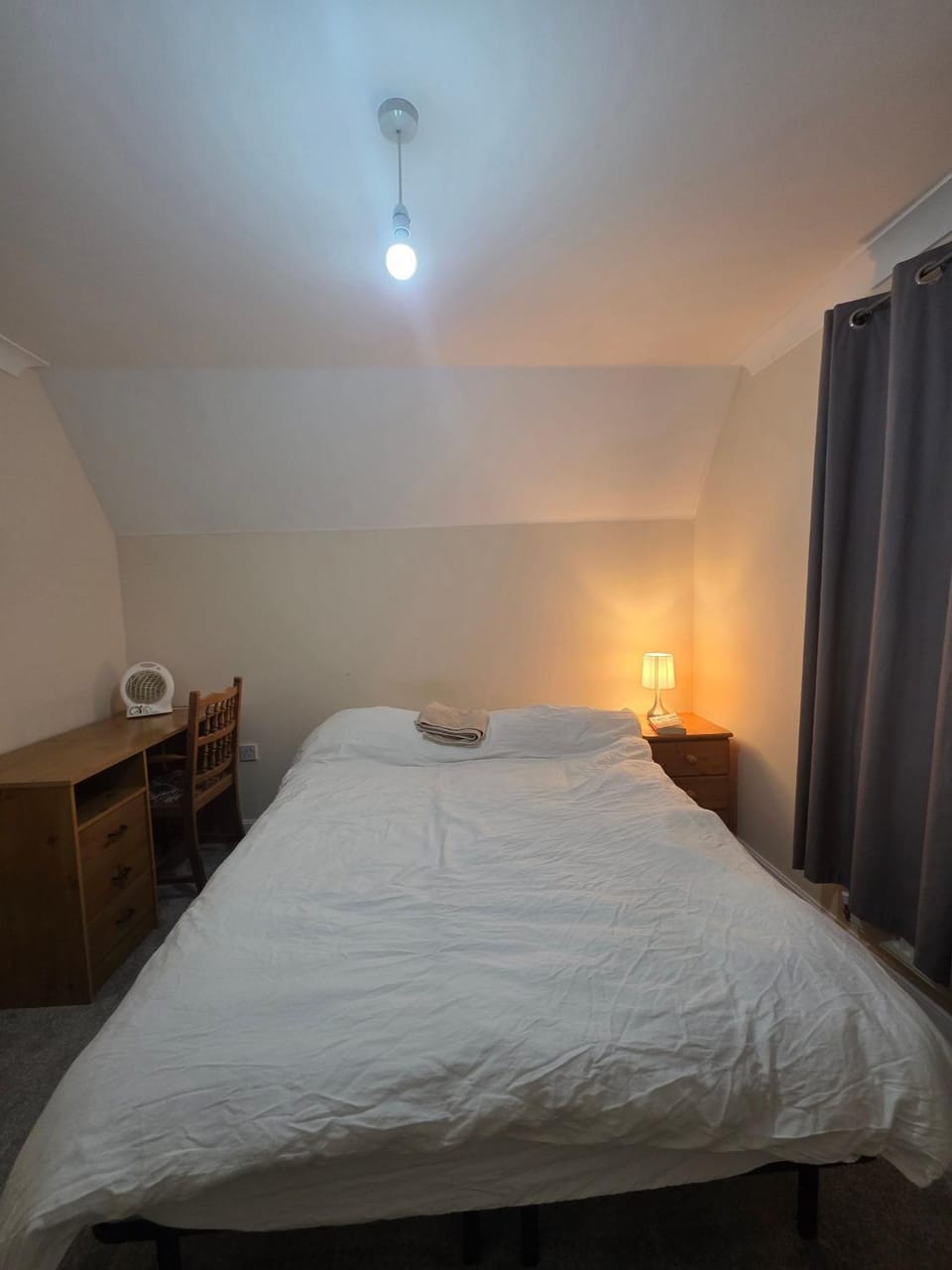 Bed, Bedroom, Parking, heating, microwave, oven, towels, dryer