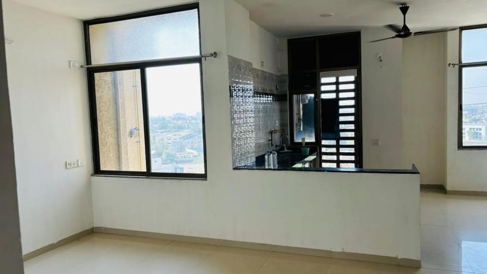 High floor bed with ventilated room Apartment in Ahmedabad