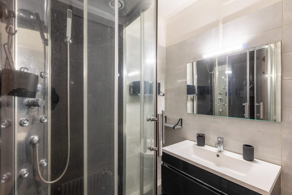 Shower, Bathroom