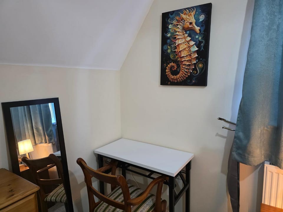 Living room, Decorative detail, Dining area