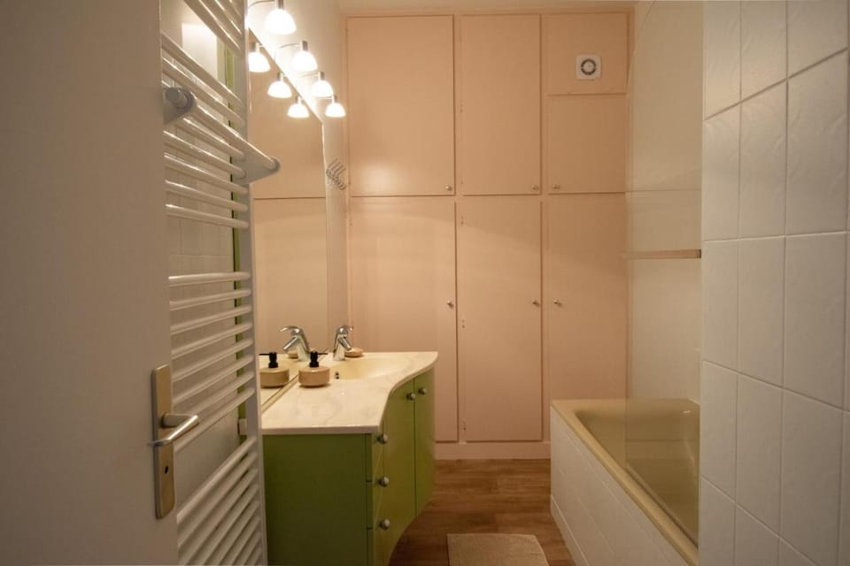 Les Rosiers Apartment in Fougères