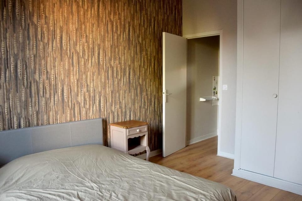 Les Rosiers Apartment in Fougères