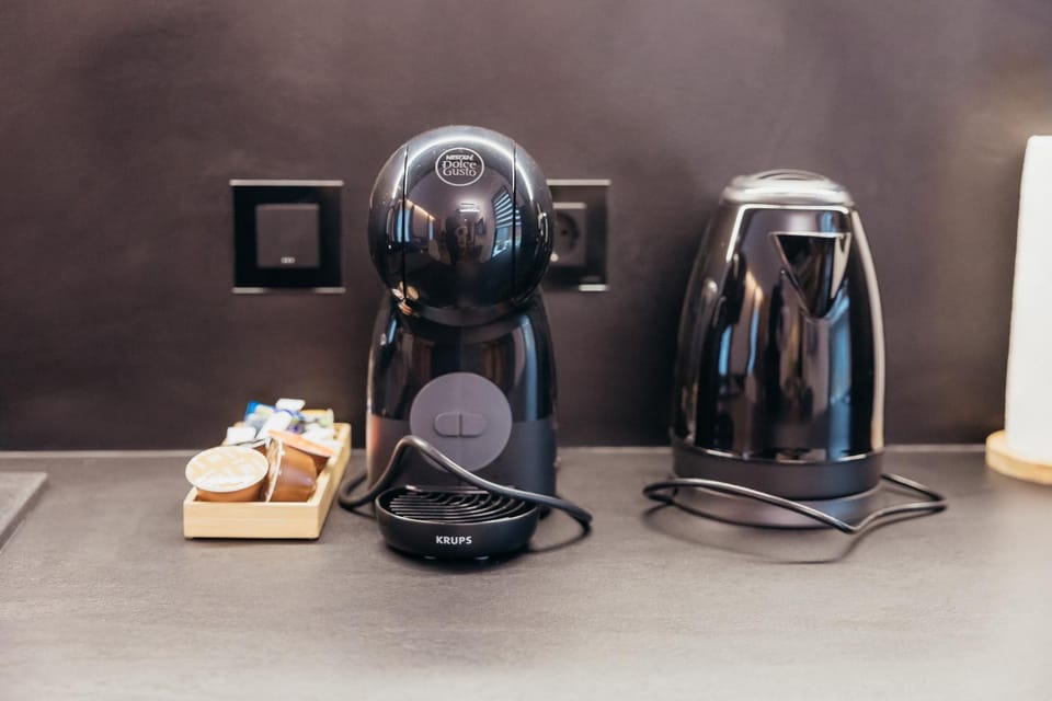 Coffee/tea facilities, Kitchen or kitchenette, kitchen, kitchen