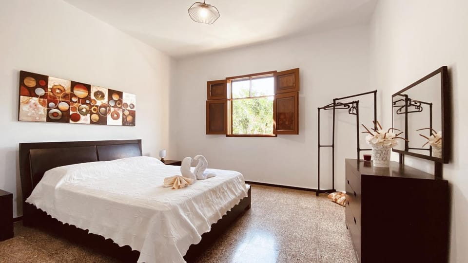 Bed, Bedroom