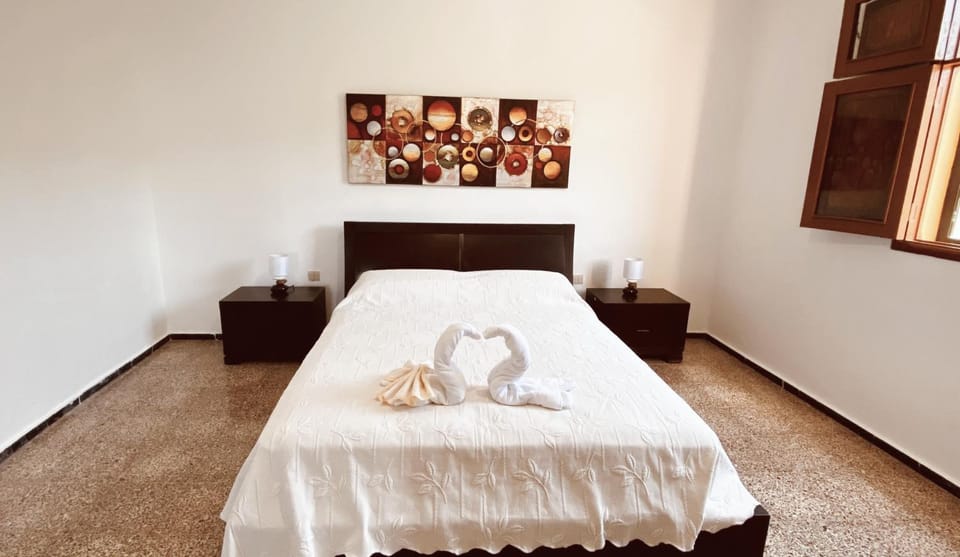 Bedroom, towels