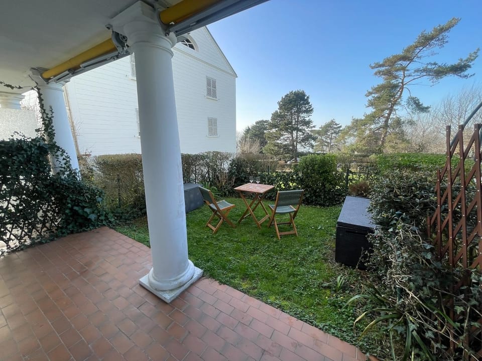 Le logis des roches noires, vue mer, parking privatif Apartment in Trouville-sur-Mer