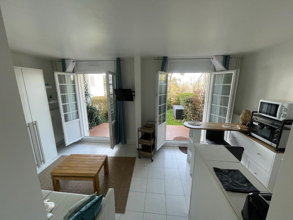 Le logis des roches noires, vue mer, parking privatif Apartment in Trouville-sur-Mer