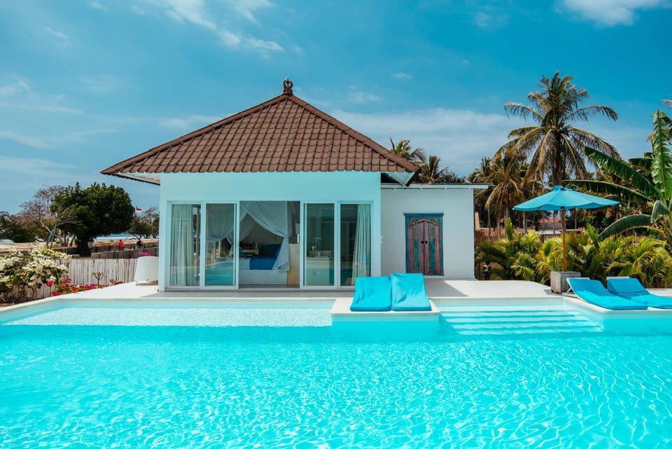 Property building, Swimming pool, Swimming pool