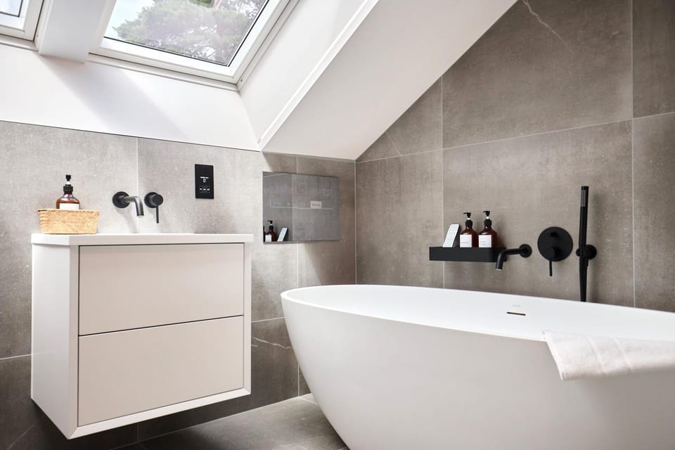 Bathroom, Bath