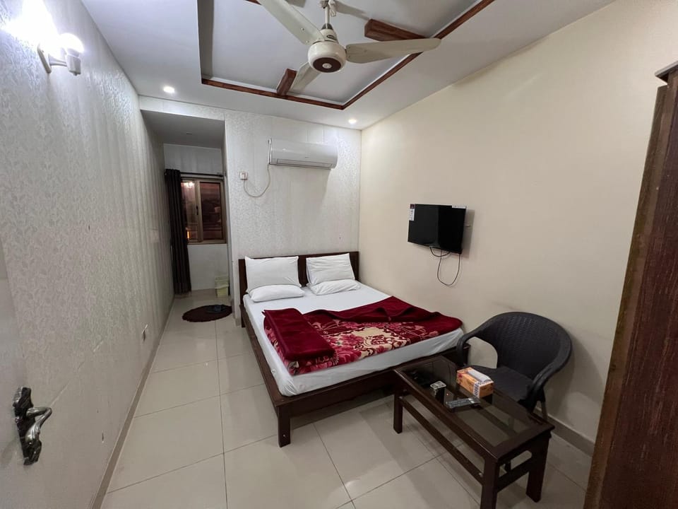 The Mall Luxury Guest House Apartment in Islamabad