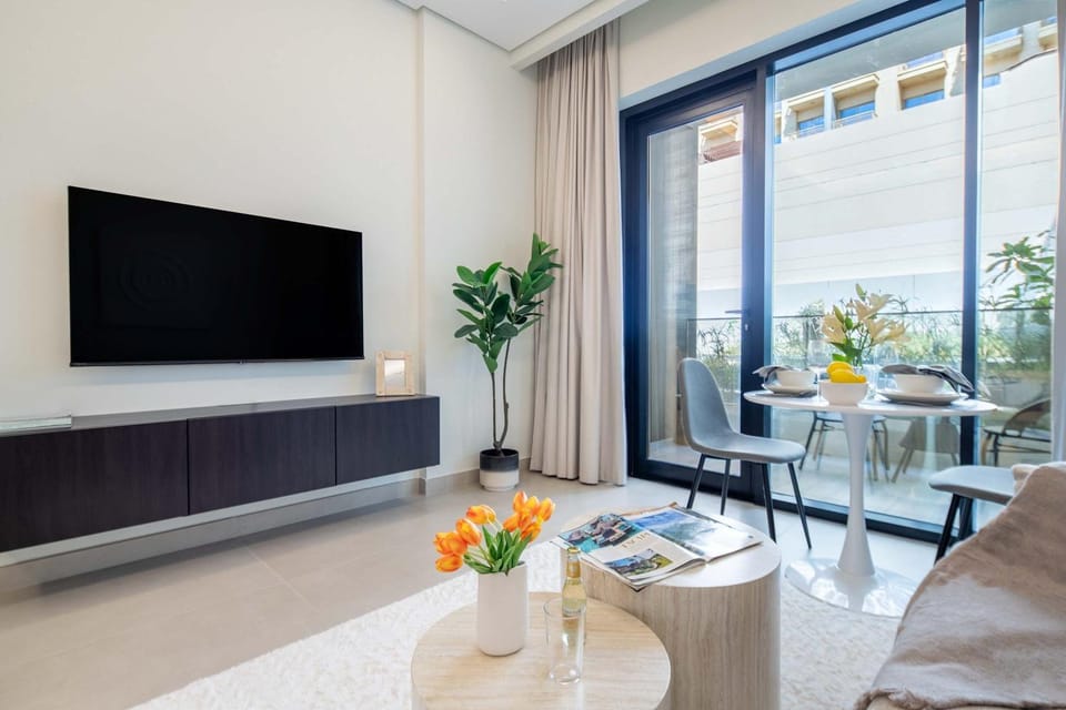 TV and multimedia, Living room, Dining area
