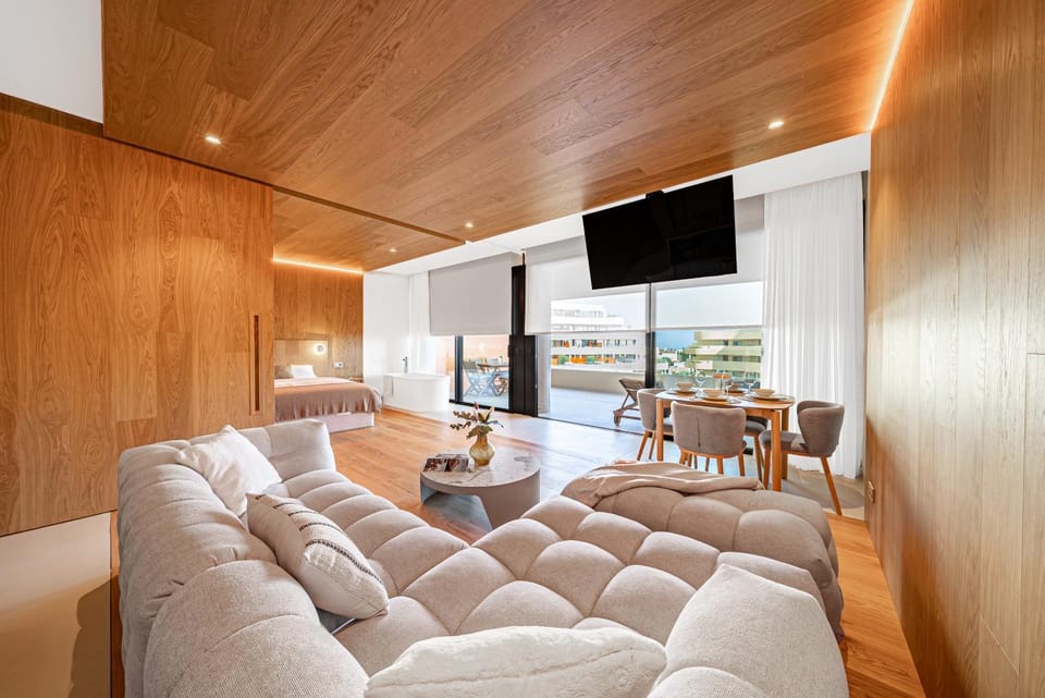 TV and multimedia, Living room, Seating area