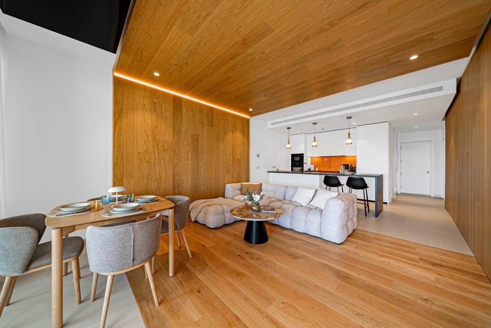 Kitchen or kitchenette, Living room, Seating area, Dining area