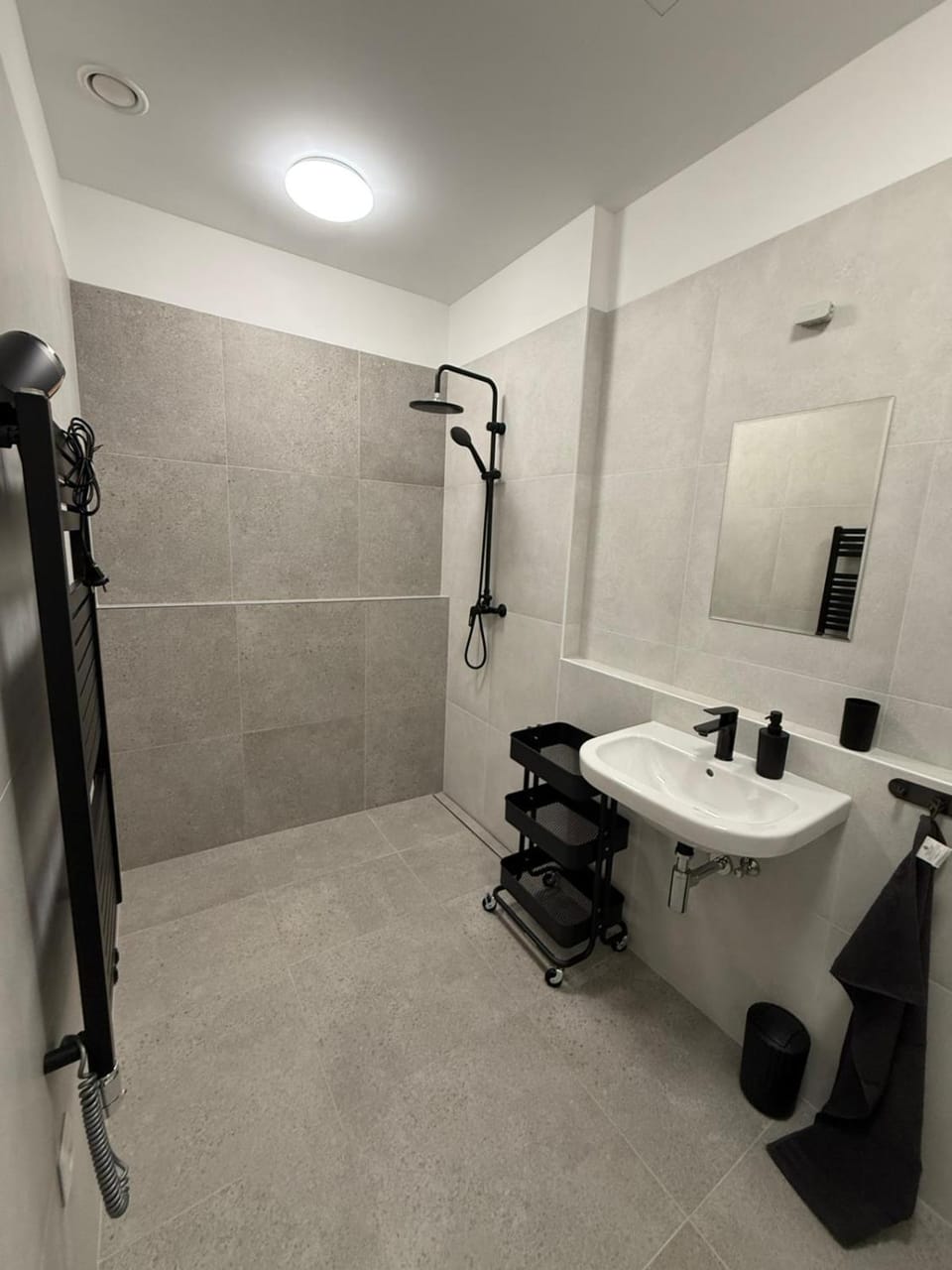 Shower, Bathroom, towels