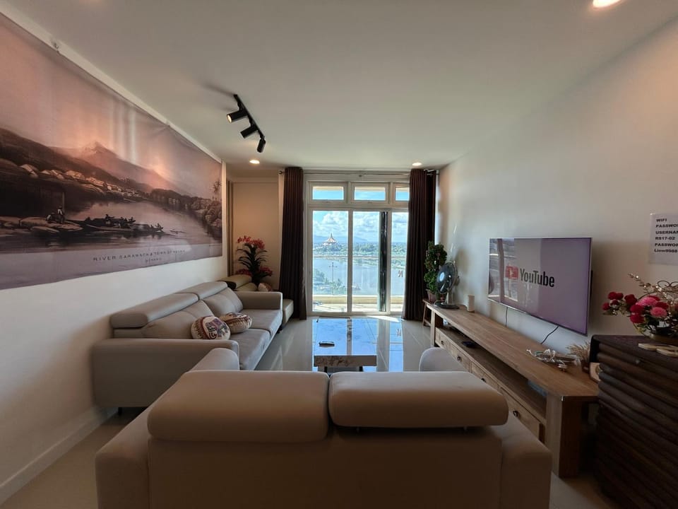 Luxury River View 3BR Riverine Sapphire Apartment in Kuching
