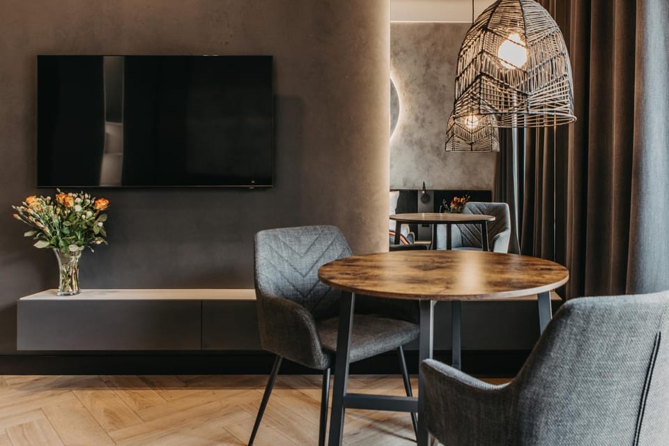 TV and multimedia, Living room, Dining area