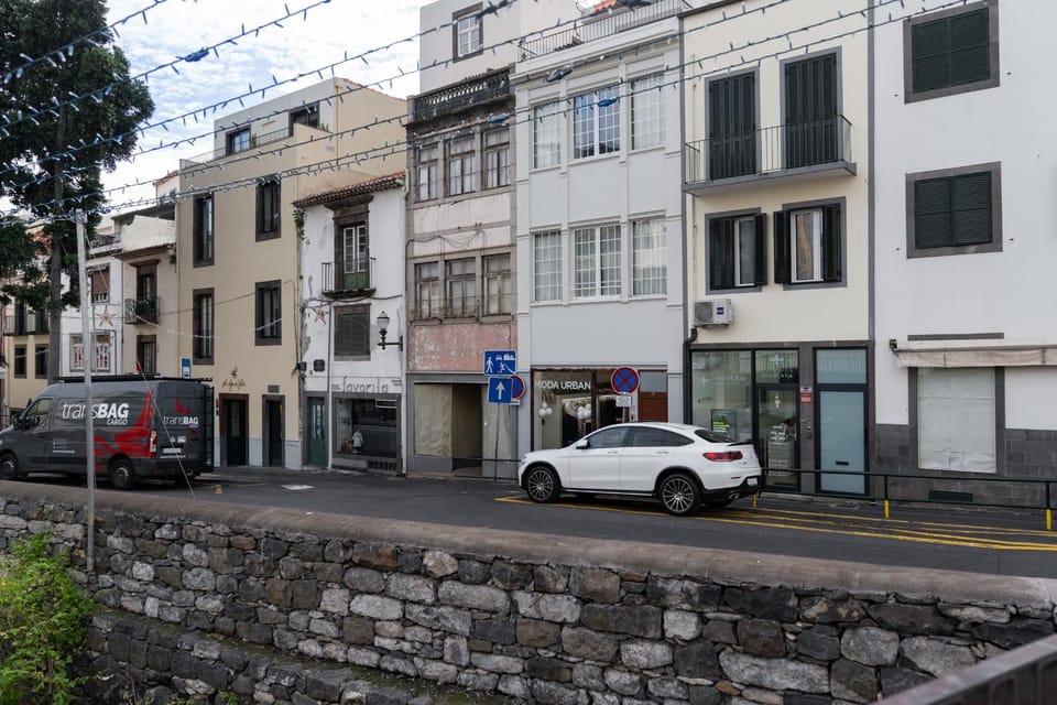 Property building, Location