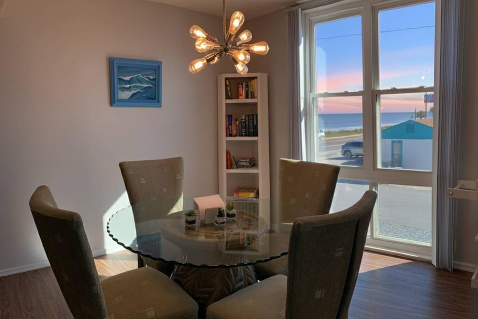 Bombora Suites | Pelican Flamingo Escape House in Flagler Beach