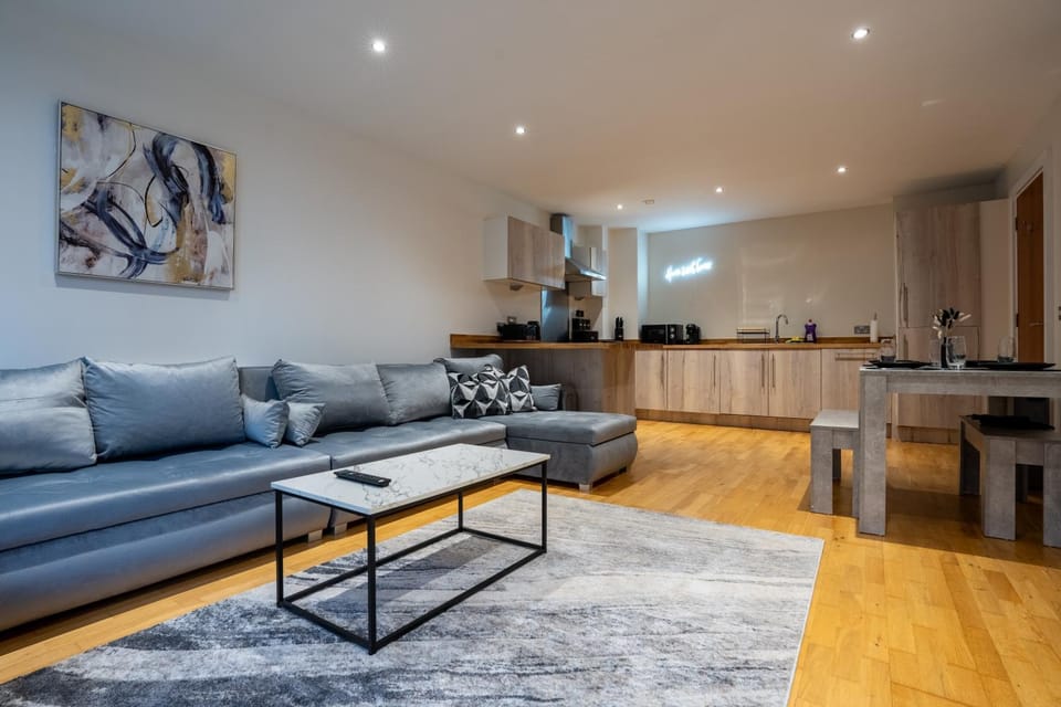 Kitchen or kitchenette, Living room, Seating area, Dining area