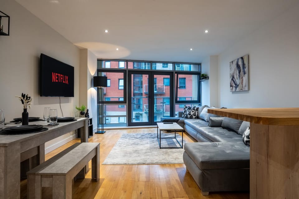 Communal lounge/ TV room, TV and multimedia, Living room, Seating area