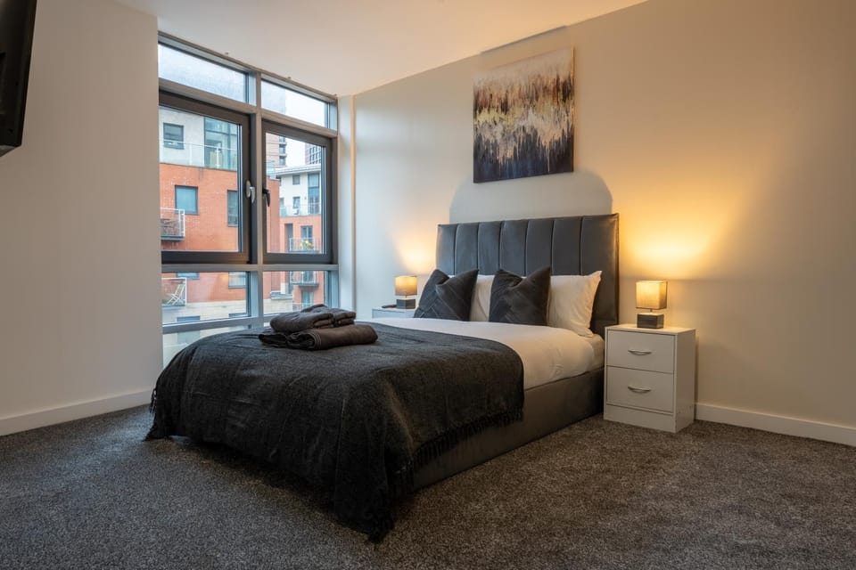 Bed, Bedroom, towels