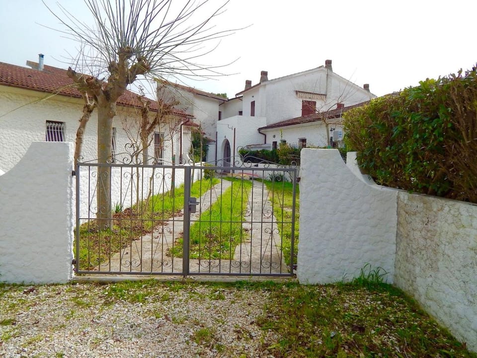 M107 - Marcelli, trilocale con giardino a 200mt dal mare Apartment in Marcelli